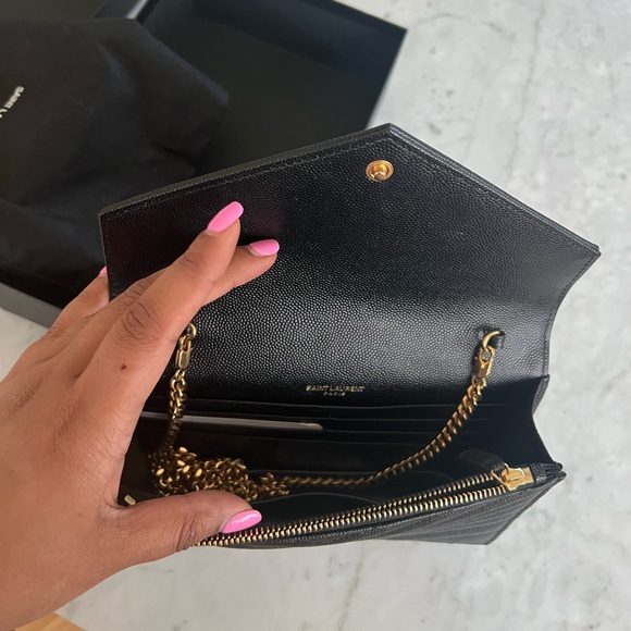 CASSANDRE ENVELOPE CHAIN WALLET IN GRAIN DE POUDRE LEATHER - Picture 11 of 14